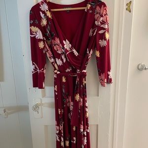 Flattering stretch, red fall floral LRL dress with tie waist, v-neck